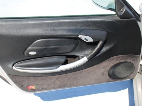 Used 2004 Porsche Boxster S image 10