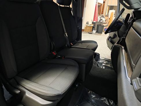 Used 2025 Chevrolet Silverado 2500 LT w/ Convenience Package image 18