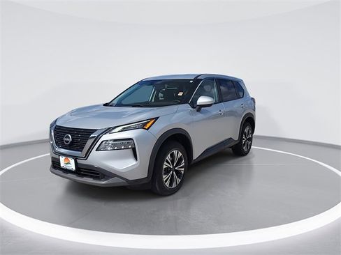 Used 2023 Nissan Rogue SV image 4