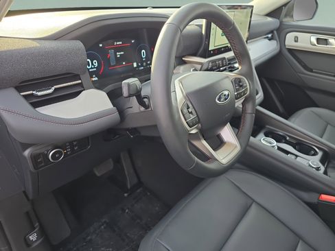New 2026 Ford Explorer Active w/ Active Comfort Package AWD/4WD image 17