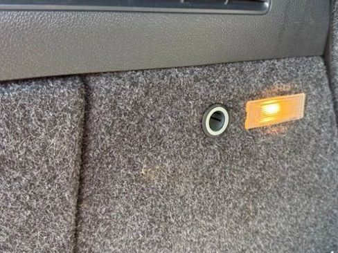 Used 2013 Volkswagen Tiguan SE image 10