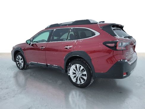 Used 2025 Subaru Outback Touring XT image 3