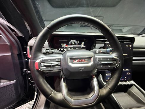 Used 2025 GMC Terrain Elevation AWD/4WD image 9
