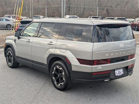 Used 2025 Hyundai Santa Fe SE image 5