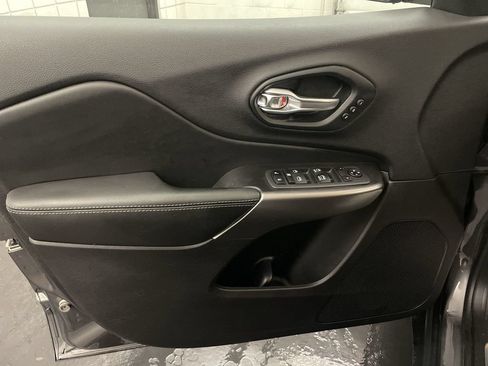 Used 2020 Jeep Cherokee Limited AWD/4WD image 15