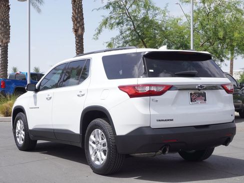 Used 2019 Chevrolet Traverse LT FWD image 3