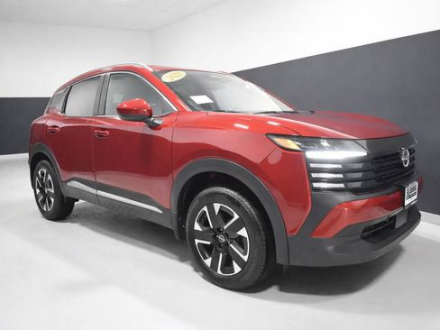 Certified 2025 Nissan Kicks SV w/ SV Premium Package image 7