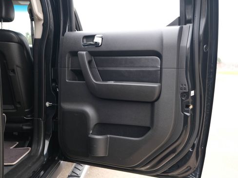 Used 2009 HUMMER H3T Alpha image 22