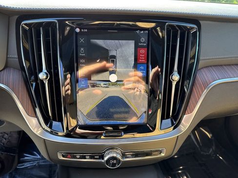 New 2026 Volvo V60 B5 Cross Country Ultra w/ Protection Package Premier image 25