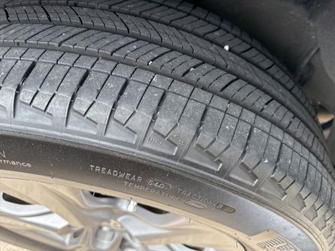 Used 2024 Toyota RAV4 XLE w/ Convenience Package image 10