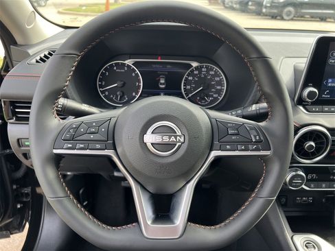 Certified 2025 Nissan Sentra SR image 10