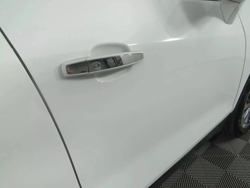 Used 2020 Buick Encore Essence AWD/4WD image 31
