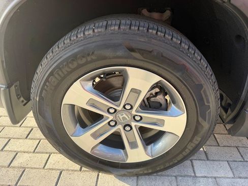 Used 2025 Honda Pilot EX-L image 38