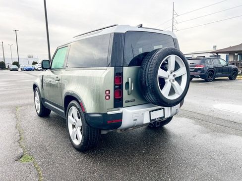 Used 2021 Land Rover Defender 90 First Edition image 8