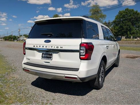 Used 2024 Ford Expedition Limited AWD/4WD image 5