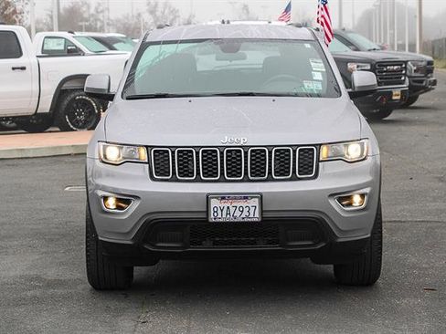 Used 2021 Jeep Grand Cherokee Laredo image 6