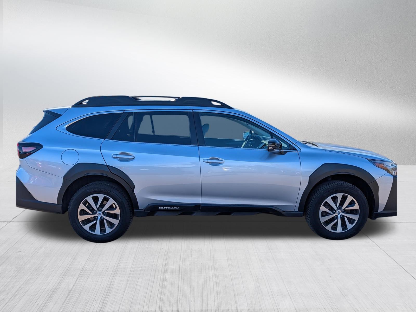 Used 2023 Subaru Outback Premium AWD/4WD image 8