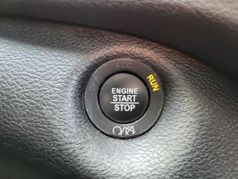 Used 2019 Jeep Cherokee Trailhawk image 21