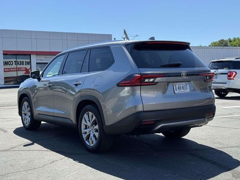 Used 2025 Toyota Grand Highlander FWD image 24