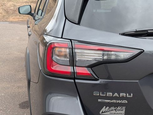 Used 2024 Subaru Outback Premium AWD/4WD image 17