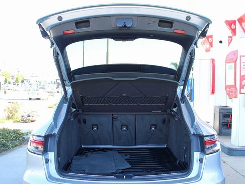 Used 2020 Porsche Macan image 21