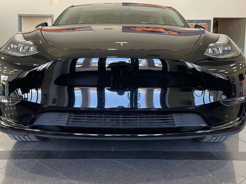 Used 2023 Tesla Model Y 2WD image 8
