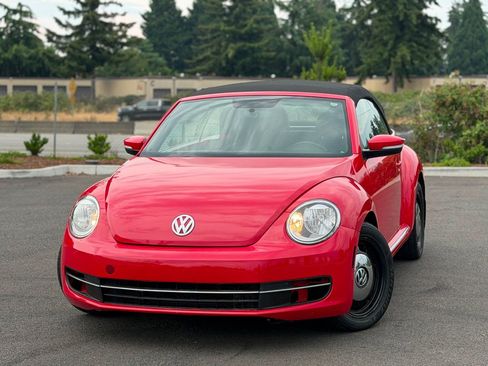 Used 2013 Volkswagen Beetle 2.5 FWD image 1