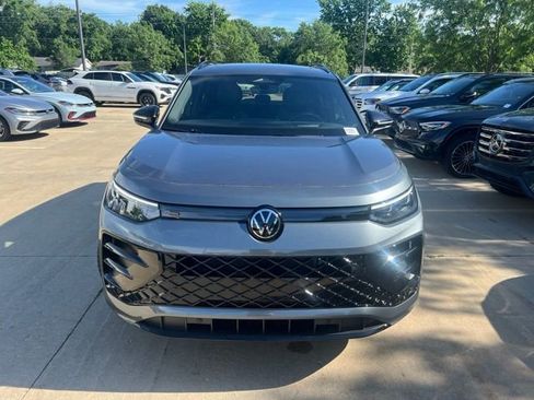 Used 2026 Volkswagen Tiguan SE R-Line AWD/4WD image 2