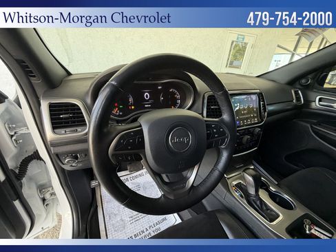 Used 2020 Jeep Grand Cherokee Altitude RWD image 10