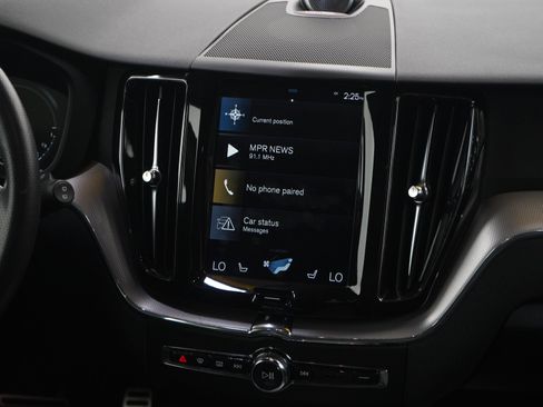 Used 2019 Volvo XC60 T8 R-Design w/ Advanced Package AWD/4WD image 15