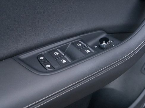 Used 2023 Audi Q8 Prestige image 16