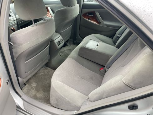 Used 2010 Toyota Camry XLE image 24