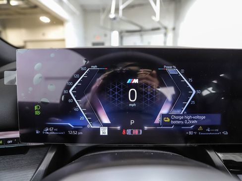 Used 2026 BMW 550e xDrive image 15