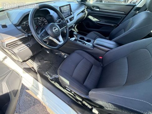 Used 2025 Nissan Altima 2.5 SV AWD/4WD image 15