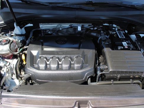 Used 2022 Volkswagen Tiguan S image 8