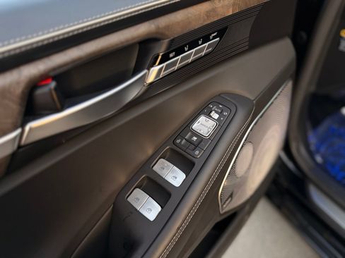 Used 2020 Genesis G90 3.3T Premium RWD image 26