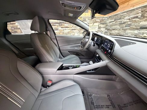 Used 2022 Hyundai Elantra SEL w/ Convenience Package image 14