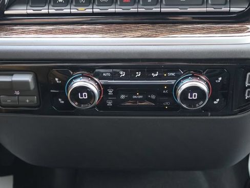 New 2026 GMC Sierra 1500 SLE w/ Preferred Package AWD/4WD image 14