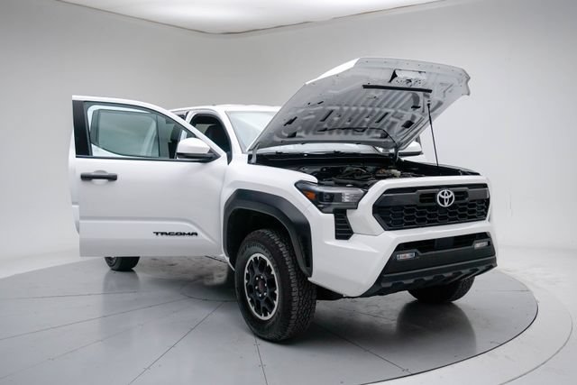 Used 2024 Toyota Tacoma TRD Off-Road AWD/4WD image 15