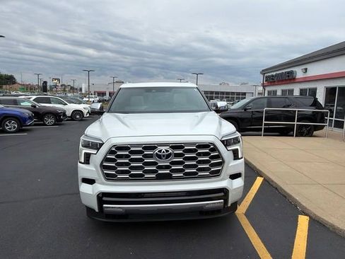 Used 2023 Toyota Sequoia Capstone AWD/4WD image 11