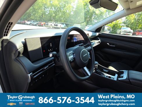 Used 2025 Hyundai Tucson SEL FWD image 14