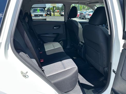 Used 2021 Nissan Rogue SV AWD/4WD image 19