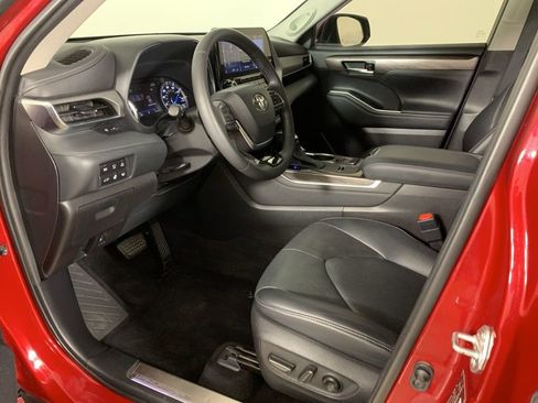 Used 2021 Toyota Highlander Platinum image 33