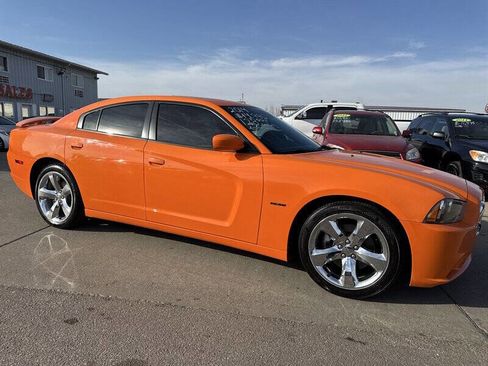 Used 2014 Dodge Charger R/T image 9