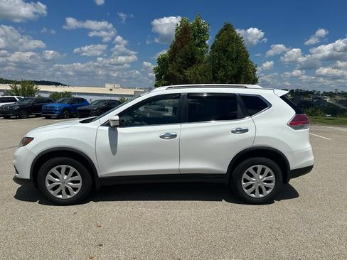 Used 2016 Nissan Rogue S w/ Appearance Package AWD/4WD image 5