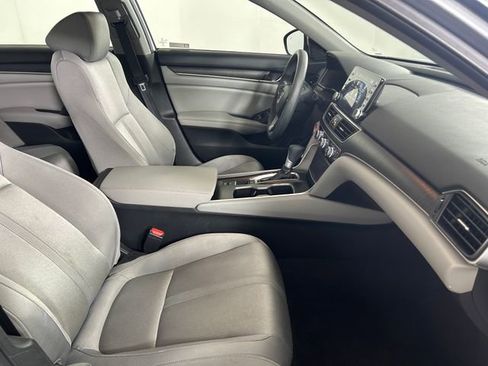 Used 2019 Honda Accord EX image 27
