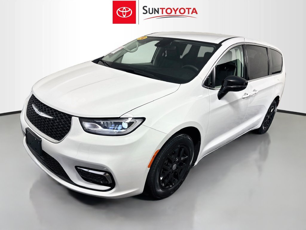 Used 2024 Chrysler Pacifica Touring-L FWD image 7