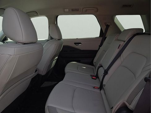 Used 2023 Nissan Pathfinder SL image 11