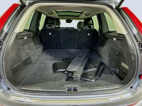 Used 2017 Volvo XC90 T5 Momentum w/ Vision Package FWD image 25