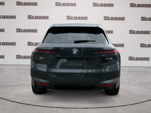 Used 2024 BMW iX xDrive50 w/ Premium Package AWD/4WD image 4